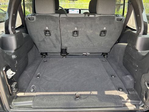 Used 2025 Jeep Wrangler Unlimited Sport AWD/4WD image 30