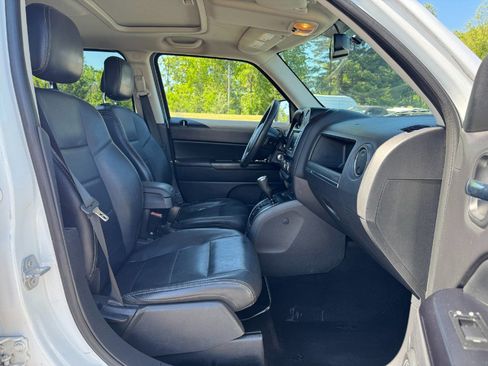 Used 2015 Jeep Patriot High Altitude AWD/4WD image 19