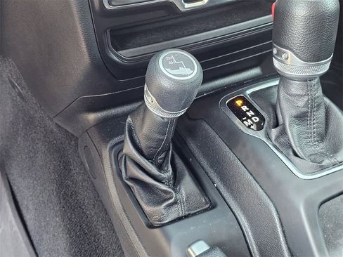 Used 2022 Jeep Gladiator Willys image 22