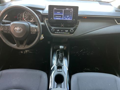 Used 2022 Toyota Corolla LE FWD image 4