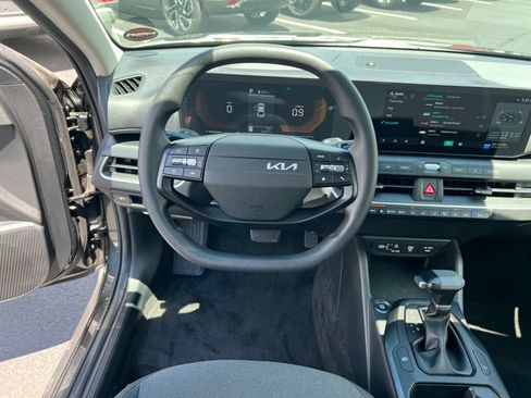 Used 2025 Kia K4 FWD image 15