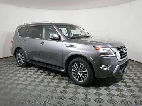Used 2024 Nissan Armada SL image 1