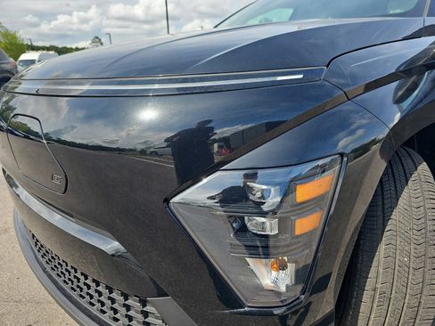 Used 2024 Hyundai Kona SE FWD image 31