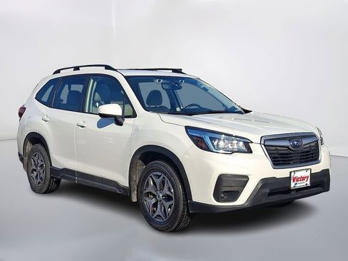 Used 2020 Subaru Forester Premium image 1
