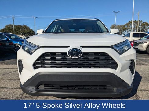 Used 2022 Toyota RAV4 XLE image 9