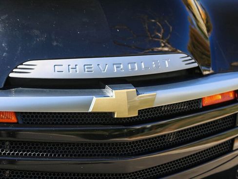 Used 2005 Chevrolet SSR w/ Preferred Equipment Group image 12