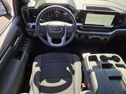 New 2025 GMC Sierra 1500 Elevation image 8