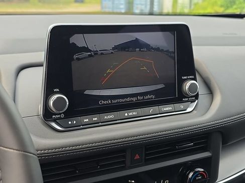 Certified 2026 Nissan Rogue SV AWD/4WD image 17