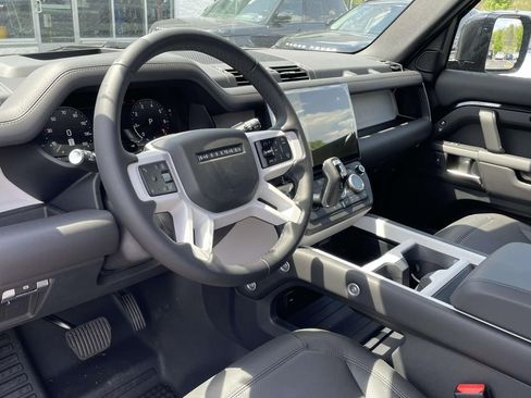 New 2026 Land Rover Defender 130 X-Dynamic SE AWD/4WD image 14