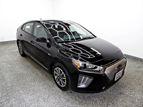 Used 2020 Hyundai Ioniq SE image 3