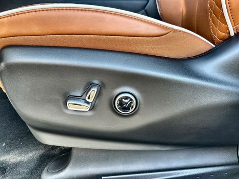 New 2026 Chrysler Pacifica Pinnacle image 14