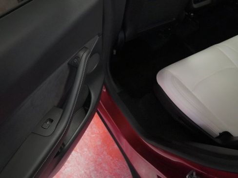 Used 2025 Tesla Model Y Long Range image 13