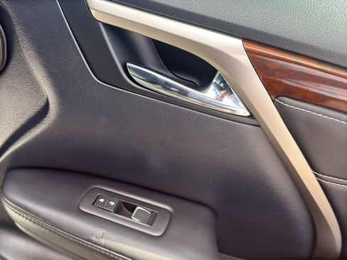 Used 2018 Lexus RX 450h AWD w/ Premium Package image 17
