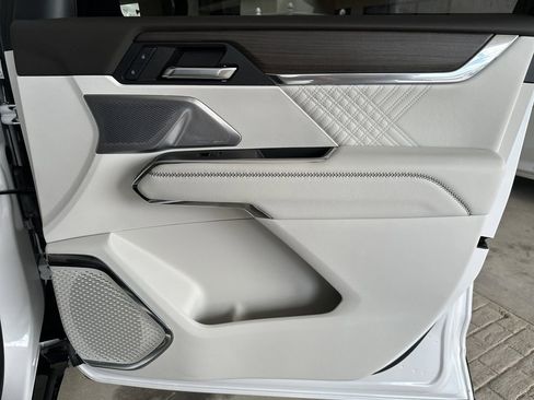 Certified 2024 GMC Acadia Denali w/ Super Cruise Package image 47