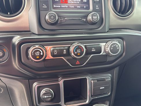 Used 2021 Jeep Wrangler Unlimited Sport AWD/4WD image 26