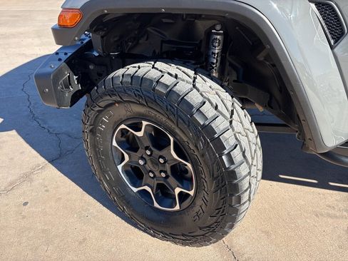 Used 2023 Jeep Gladiator Rubicon w/ LED Lighting Group image 9