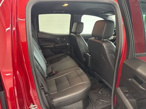 Used 2024 Chevrolet Colorado Trail Boss w/ Advanced Trailering Package AWD/4WD image 10