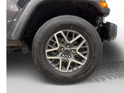 Used 2025 Jeep Wrangler Unlimited Sahara AWD/4WD image 48