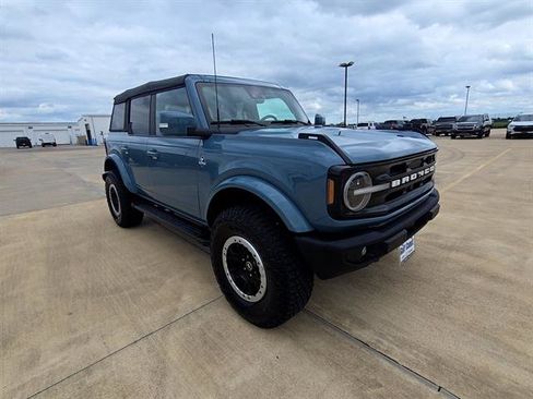 Used 2022 Ford Bronco Outer Banks w/ Sasquatch Package AWD/4WD image 3