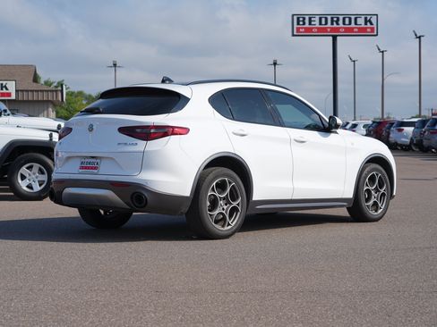 Used 2023 Alfa Romeo Stelvio Ti AWD/4WD image 3