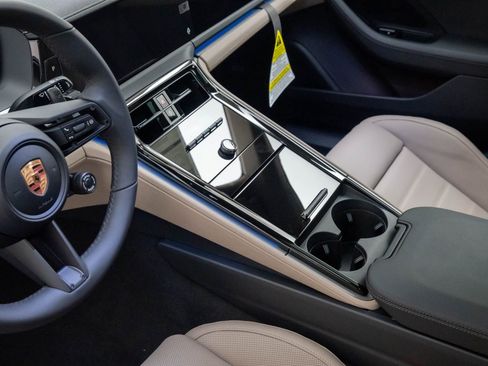 New 2026 Porsche Panamera 4 image 13