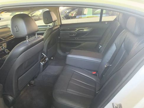 Used 2017 BMW 740i xDrive AWD/4WD image 4