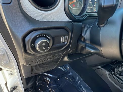 Used 2024 Jeep Gladiator Sport image 26