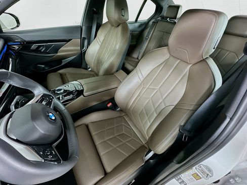 Used 2025 BMW 530i xDrive w/ Premium Package AWD/4WD image 33