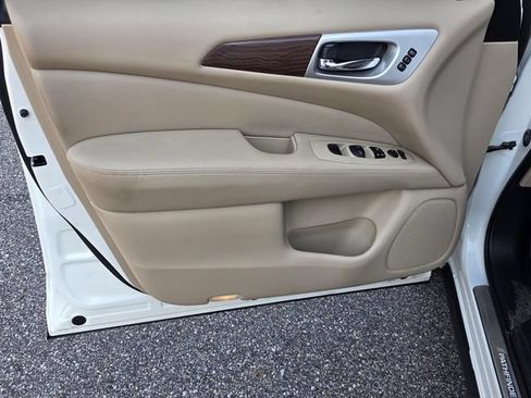 Used 2018 Nissan Pathfinder Platinum w/ Cargo Package FWD image 42