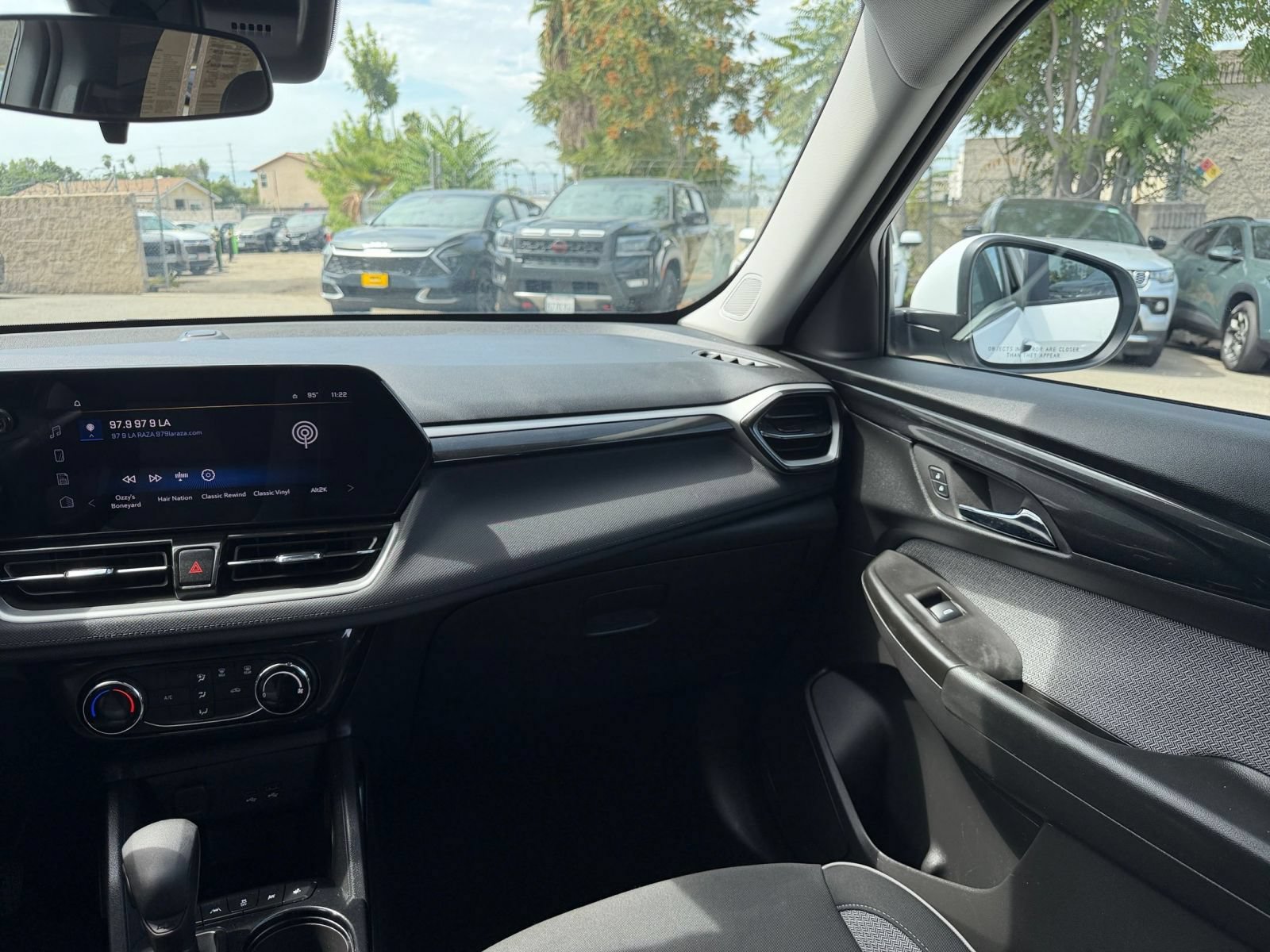 Used 2025 Chevrolet TrailBlazer LT FWD image 33