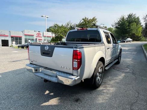 Used 2010 Nissan Frontier LE w/ LE Value Truck Pkg AWD/4WD image 4