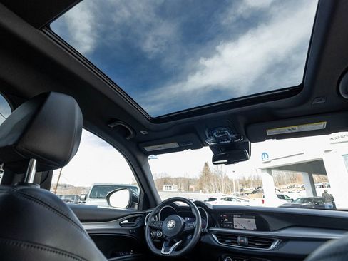 Used 2024 Alfa Romeo Stelvio Ti w/ Active Assist Plus Package image 32