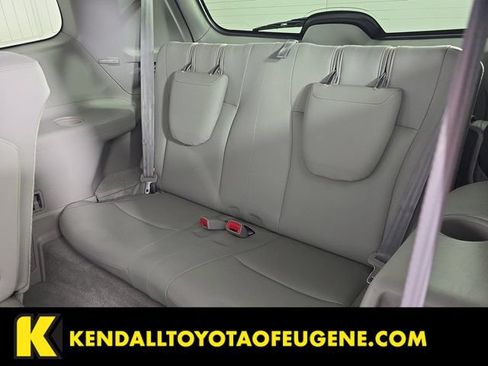 Used 2010 Toyota Highlander Limited AWD/4WD image 26