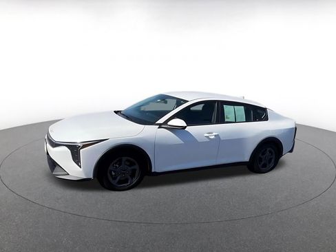 Used 2025 Kia K4 LXS image 8