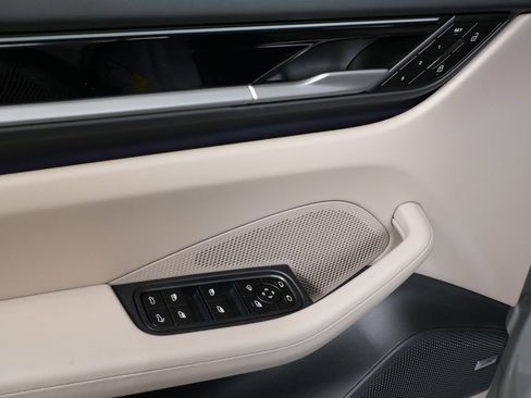 New 2026 Porsche Macan 4 Electric image 6