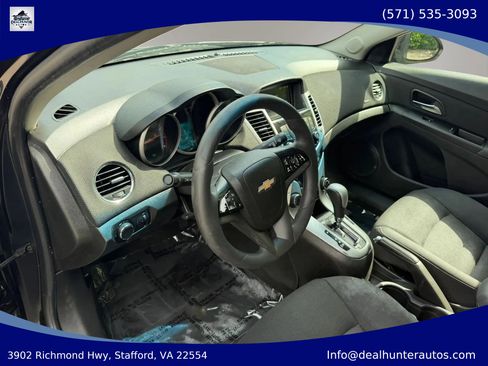 Used 2016 Chevrolet Cruze LT w/ Technology Package FWD image 18
