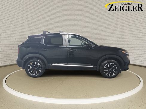 Used 2026 Nissan Kicks SV w/ SV Premium Package AWD/4WD image 4