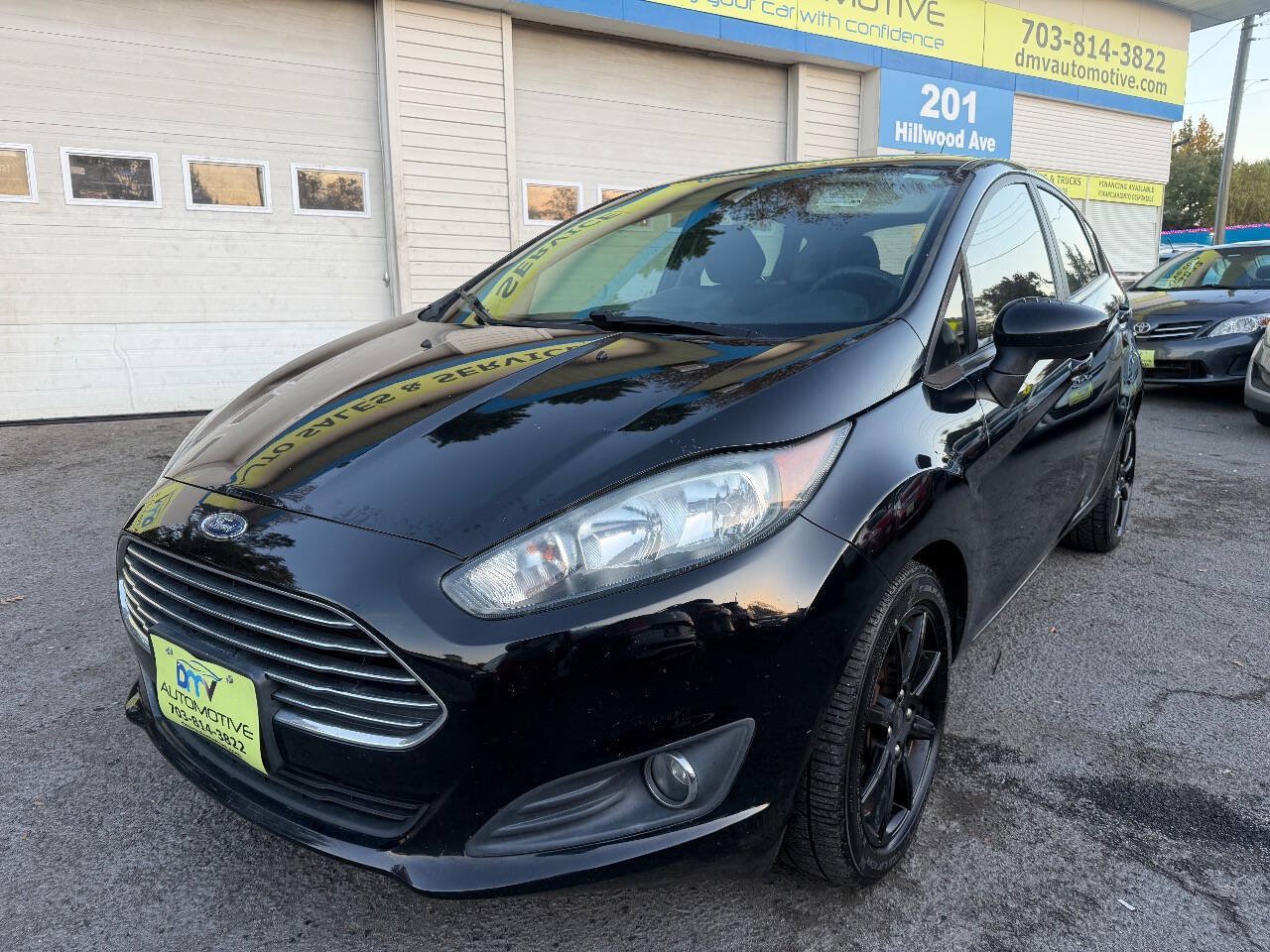 Used 2017 Ford Fiesta SE w/ Equipment Group 201A FWD image 2