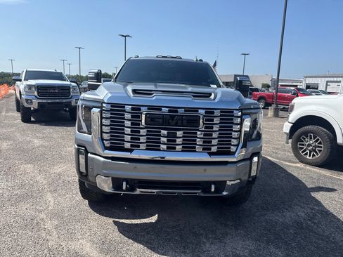 Used 2025 GMC Sierra 2500 Denali w/ Denali Reserve Package AWD/4WD image 2