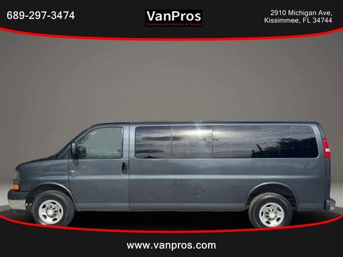 Used 2017 Chevrolet Express 3500 LT w/ LT Preferred Equipment Group RWD image 2