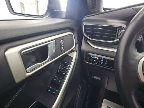 Used 2023 Ford Explorer XLT w/ Equipment Group 202A image 28