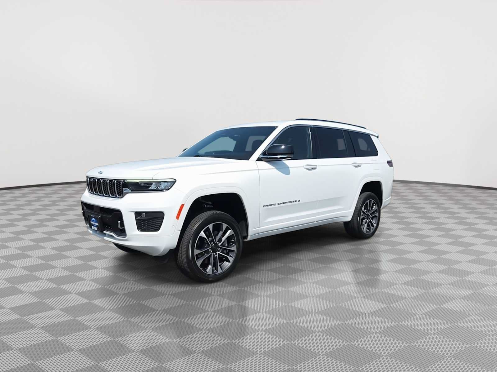 Used 2023 Jeep Grand Cherokee L Overland w/ Rear Seat Video Group I AWD/4WD image 4