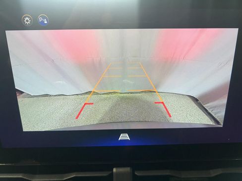 Used 2025 Chevrolet Equinox LT AWD/4WD image 15