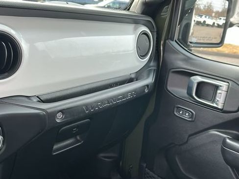 Certified 2021 Jeep Wrangler Sport AWD/4WD image 20