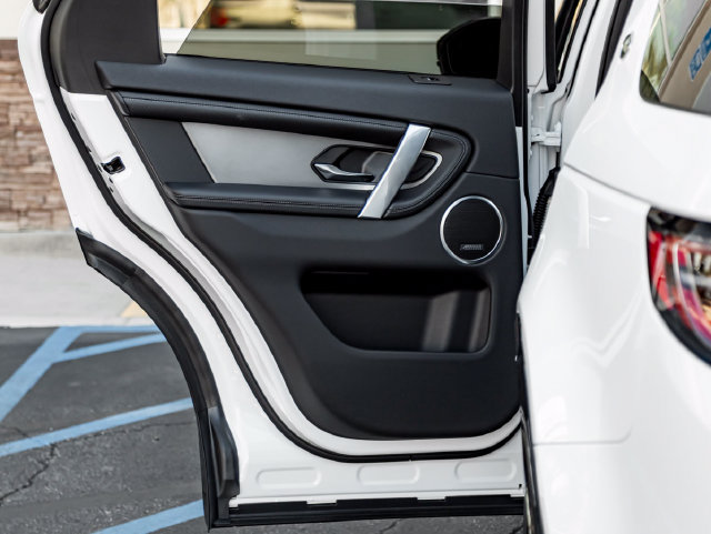 New 2026 Land Rover Discovery Sport Landmark AWD/4WD image 25
