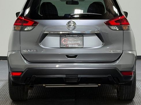 Used 2018 Nissan Rogue SV AWD/4WD image 6