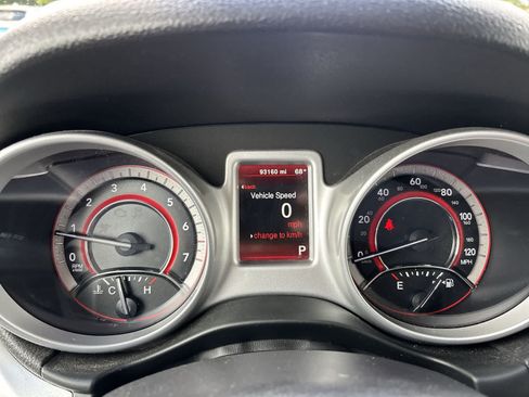 Used 2017 Dodge Journey SXT w/ Comfort/Convenience Group FWD image 12