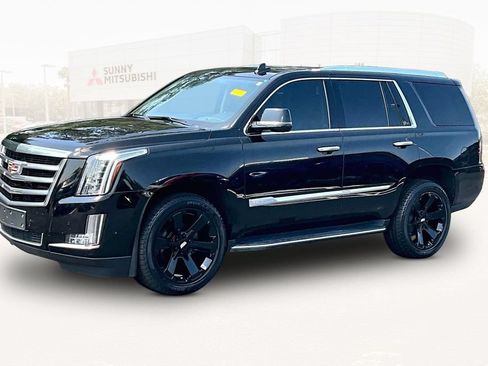 Used 2020 Cadillac Escalade Luxury AWD/4WD image 1