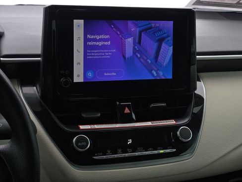 Used 2025 Toyota Corolla LE FWD image 20