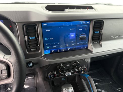 Used 2024 Ford Bronco Black Diamond image 12